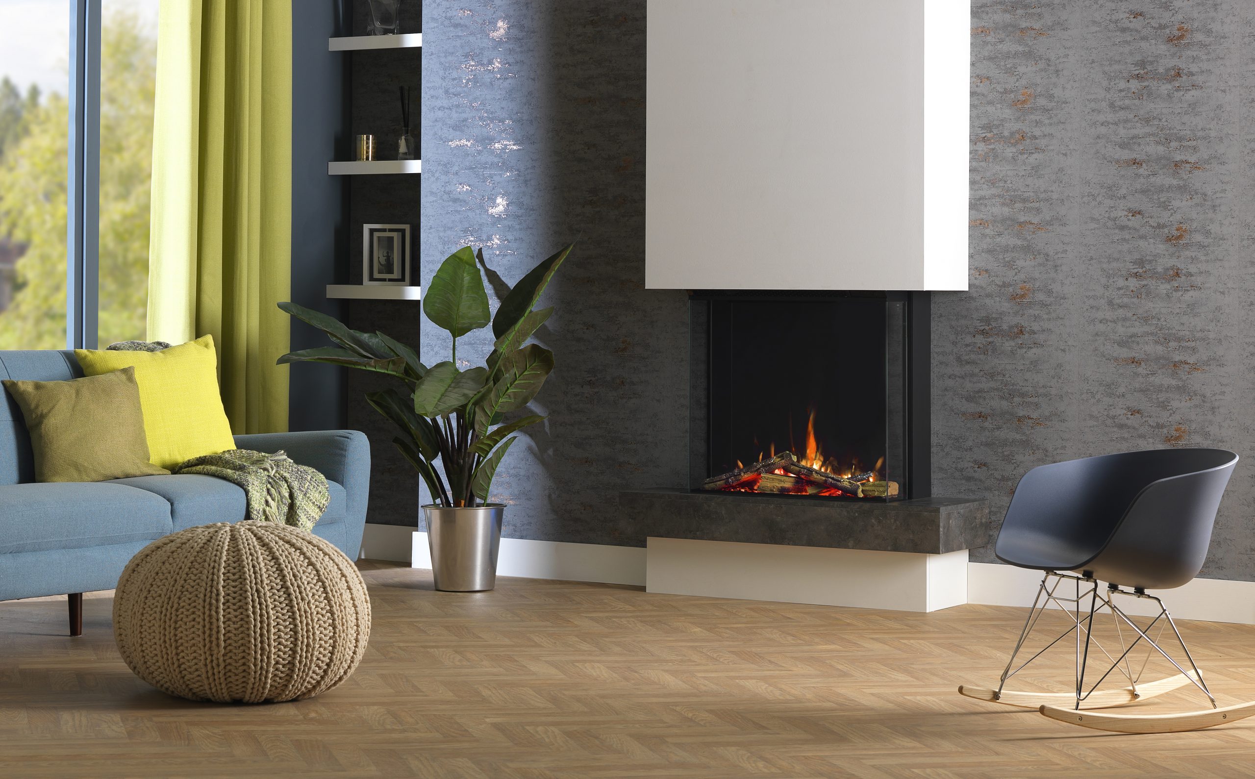 Rinnai ES 750 Electric Fireplace (lifestyle – living room grey wall)